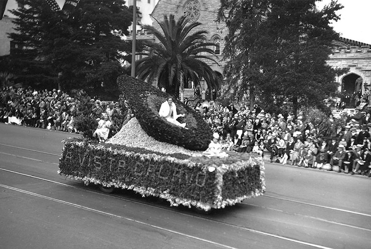 1932-FLOAT-WHILE-IN-PARADE-A